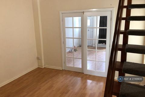 2 bedroom end of terrace house to rent, Earl Street, Flint, CH6