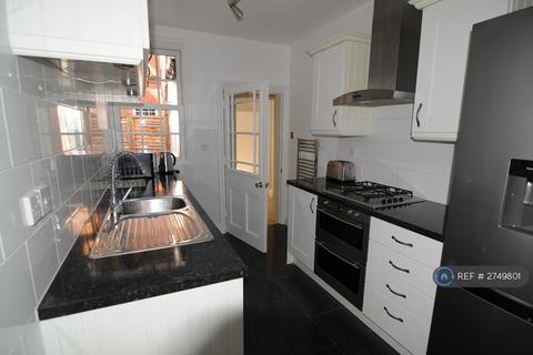 undefined, Chilbolton, Egham, TW20
