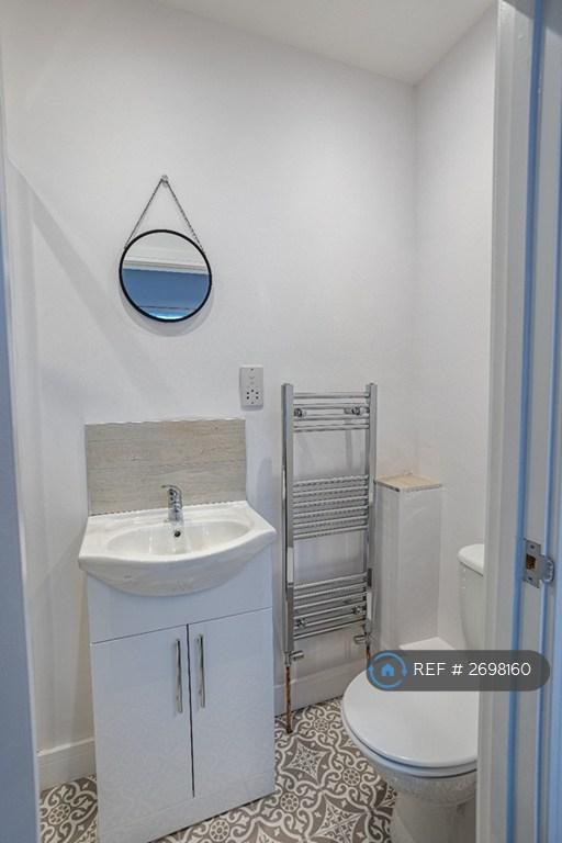 Ensuite Bed 2