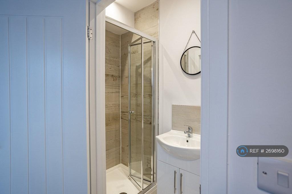 Ensuite Bed 3