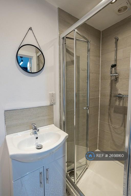 Ensuite Bed 4