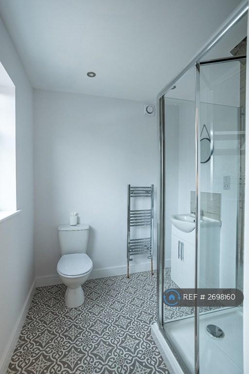 Bathroom Bed 1