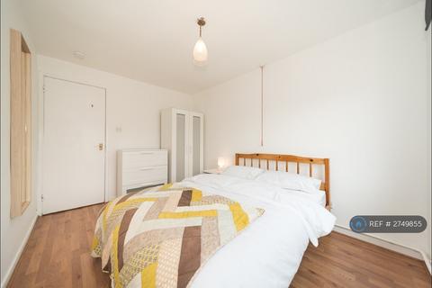 2 bedroom flat to rent, Marsland Close, London, SE17