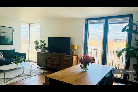 2 bedroom flat to rent, London, London, W4