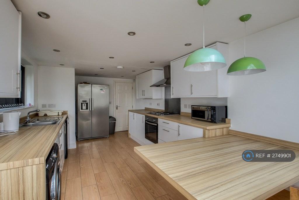 Kitchen/ Living Room