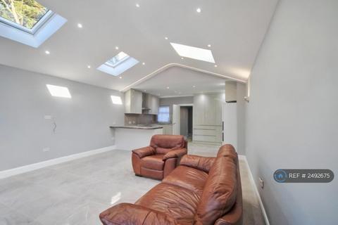 3 bedroom terraced house to rent, Lampton Park Road, Hounslow, TW3