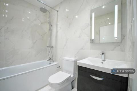 3 bedroom terraced house to rent, Lampton Park Road, Hounslow, TW3