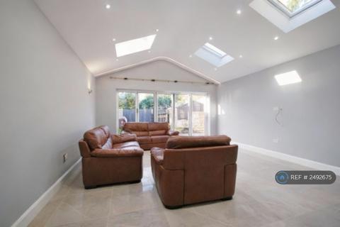 3 bedroom terraced house to rent, Lampton Park Road, Hounslow, TW3