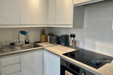1 bedroom flat to rent, West Hill Road, Bournemouth, BH2