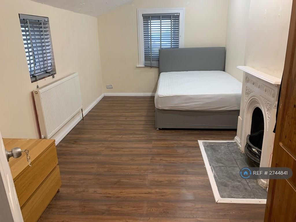 Bed1 £680