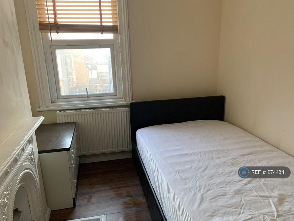 Bed 2 £620