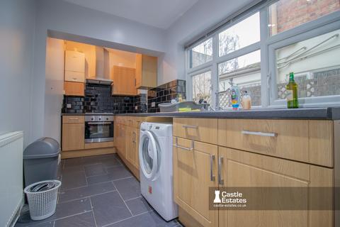 2 bedroom end of terrace house to rent, Trent Road, Beeston, NG9 1LD