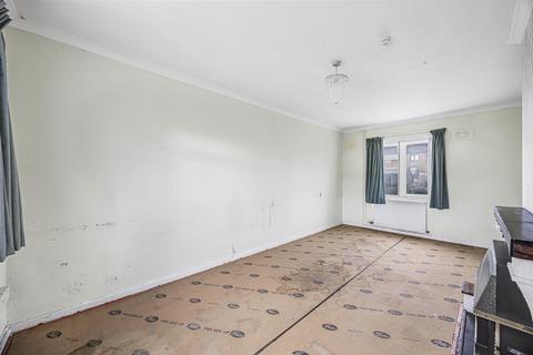 undefined, Broadleaze, Down Ampney, Cirencester, Gloucestershire, GL7