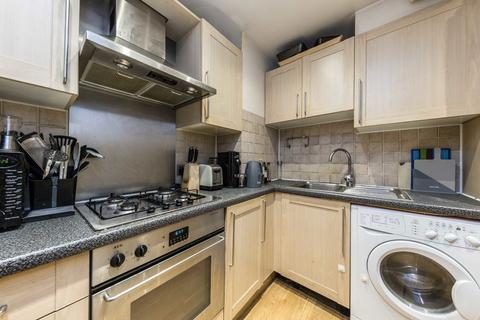 2 bedroom flat to rent, Boss Street, London SE1