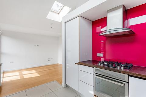 2 bedroom apartment for sale, Harmood Grove, London NW1