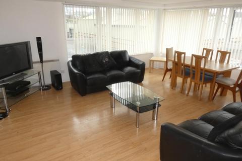 3 bedroom apartment to rent, ACT542 Wallace Street, Glasgow G5