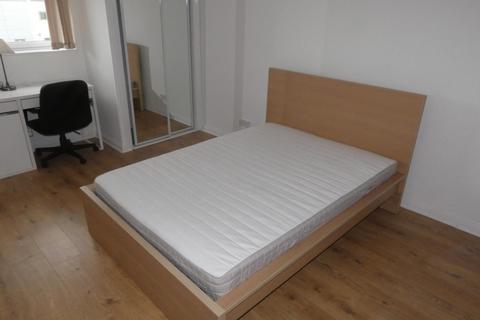 3 bedroom apartment to rent, ACT542 Wallace Street, Glasgow G5