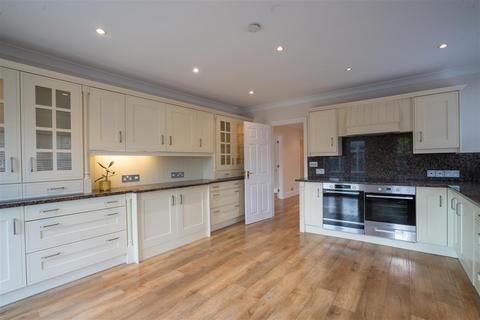 4 bedroom bungalow to rent, Pinfield Drive, Barnt Green