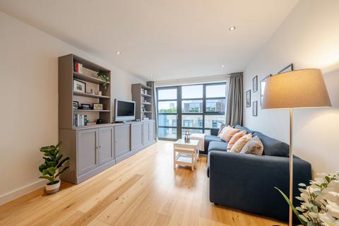1 bedroom apartment for sale, Pages Walk, London