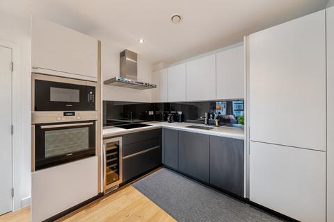 1 bedroom apartment for sale, Pages Walk, London