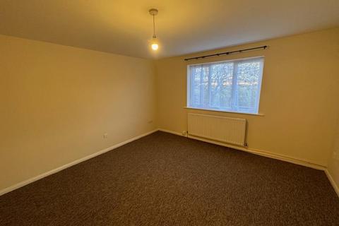 2 bedroom flat to rent, Streamside Close, Edmonton, N9
