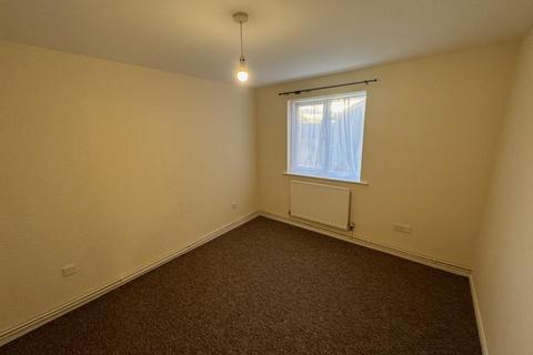2 bedroom flat to rent, Streamside Close, Edmonton, N9