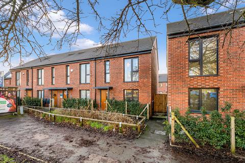 2 bedroom terraced house for sale, Liverpool Street, Salford M5