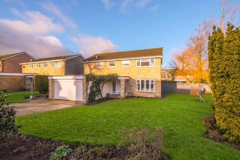 4 bedroom detached house for sale, Cardinal Close, Holmfirth HD9