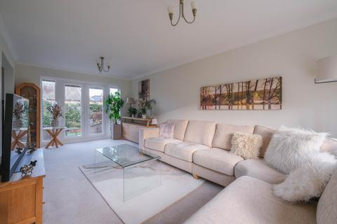 4 bedroom detached house for sale, Cardinal Close, Holmfirth HD9