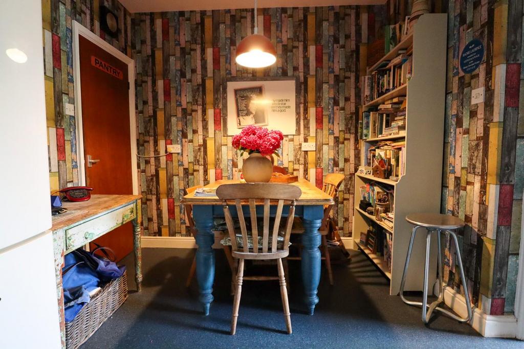 Dining area.jpg