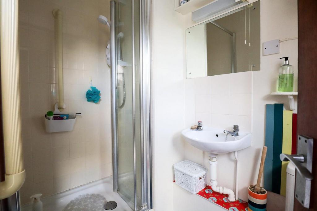 Downstairs Shower room.jpg