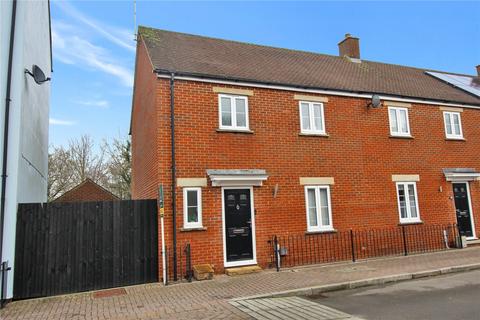 3 bedroom end of terrace house for sale, Dunvant Road, Wiltshire SN25