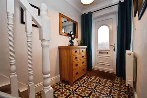 3 bedroom semi-detached house for sale, Barrington Avenue, Hull
