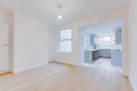 3 bedroom terraced house for sale, Duke Street, Hucknall NG15