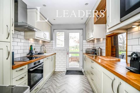 undefined, Paddock Close, Clapham, Bedford, MK41