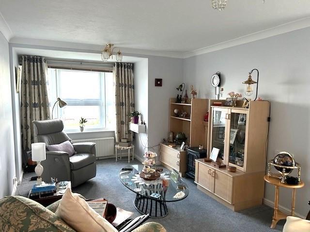 Double aspect lounge/ dining room