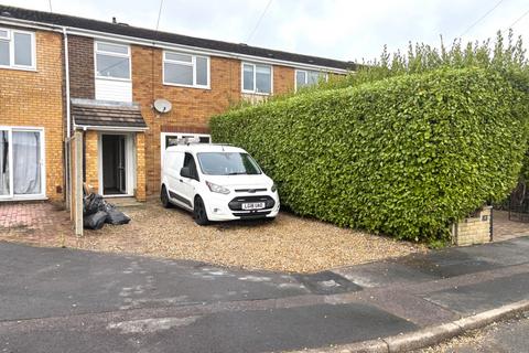 3 bedroom terraced house to rent, Pondhead Close, Holbury, Southampton, Hampshire, SO45 2JF