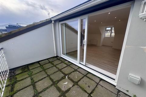 1 bedroom penthouse to rent - St. Helier - REN021
