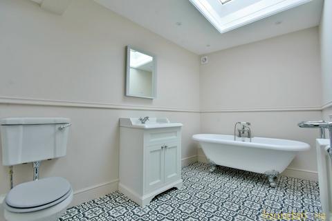 3 bedroom ground floor flat for sale, High Street, Bexhill-on-Sea, TN40