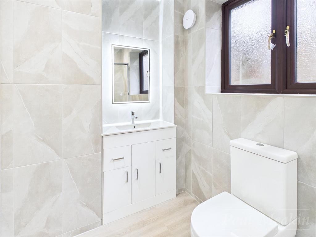 Family shower room