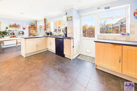 4 bedroom detached house for sale, Helen Thompson Close, Iwade, Sittingbourne