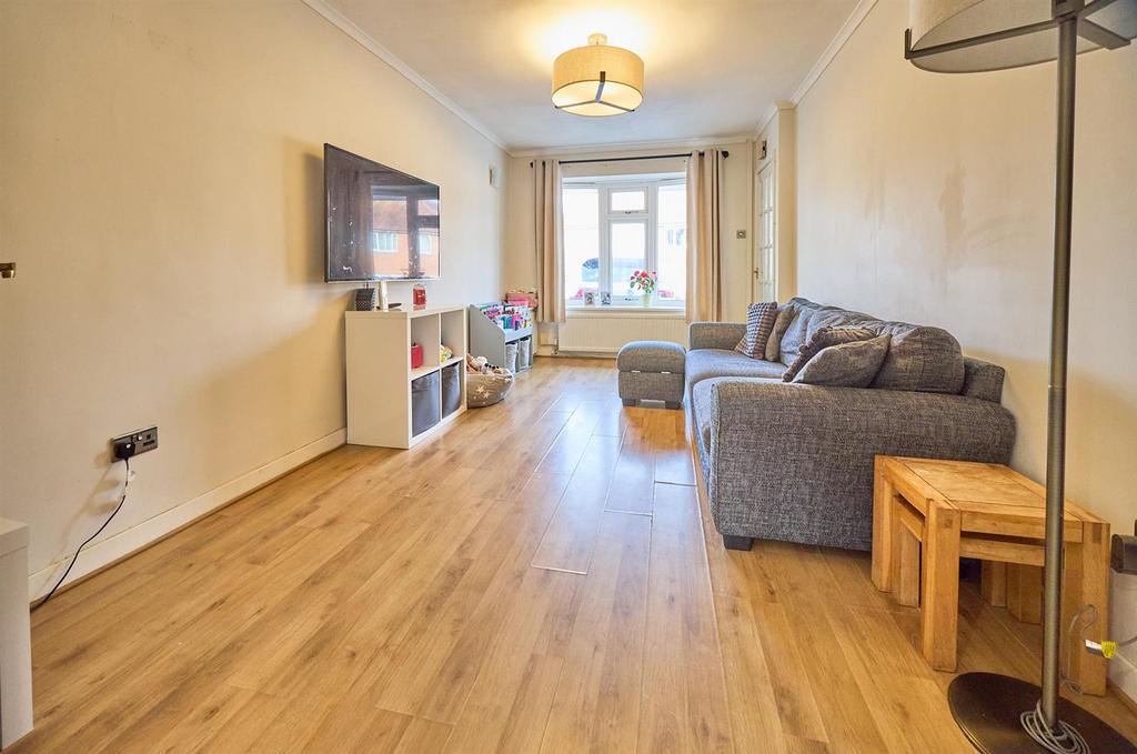 Lounge to Front