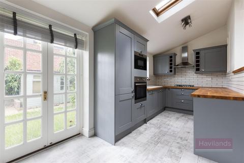 2 bedroom flat to rent, Arlow Road, Winchmore Hill