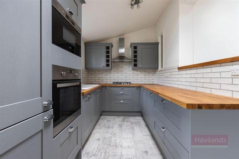 2 bedroom flat to rent, Arlow Road, Winchmore Hill