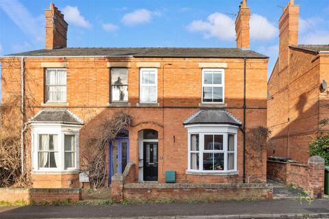 3 bedroom semi-detached house for sale, Queens Road, Evesham WR11
