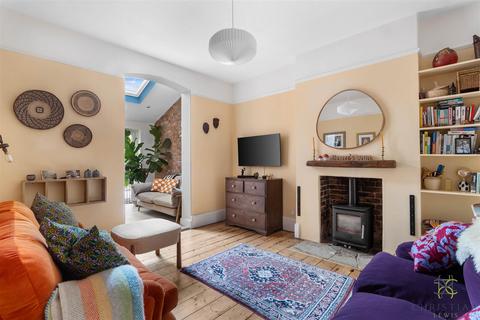 3 bedroom semi-detached house for sale, Queens Road, Evesham WR11