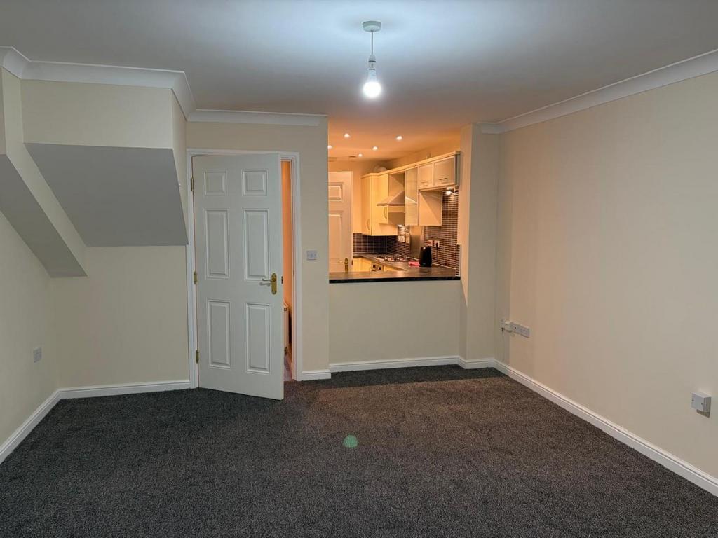 33 Horsley Road Lounge kitchen.jpeg