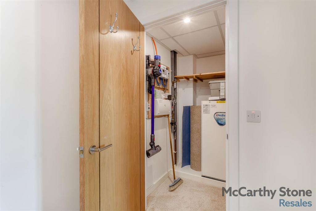 8673476-interior12.jpg