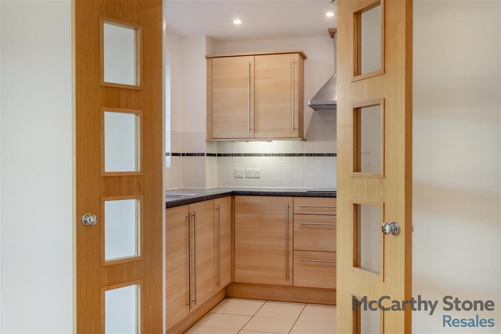 8673476-interior03.jpg