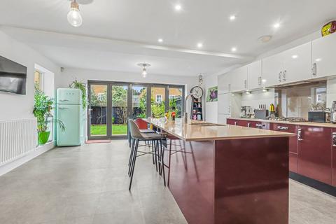5 bedroom detached house for sale, Gunners Rise, Shoeburyness SS3